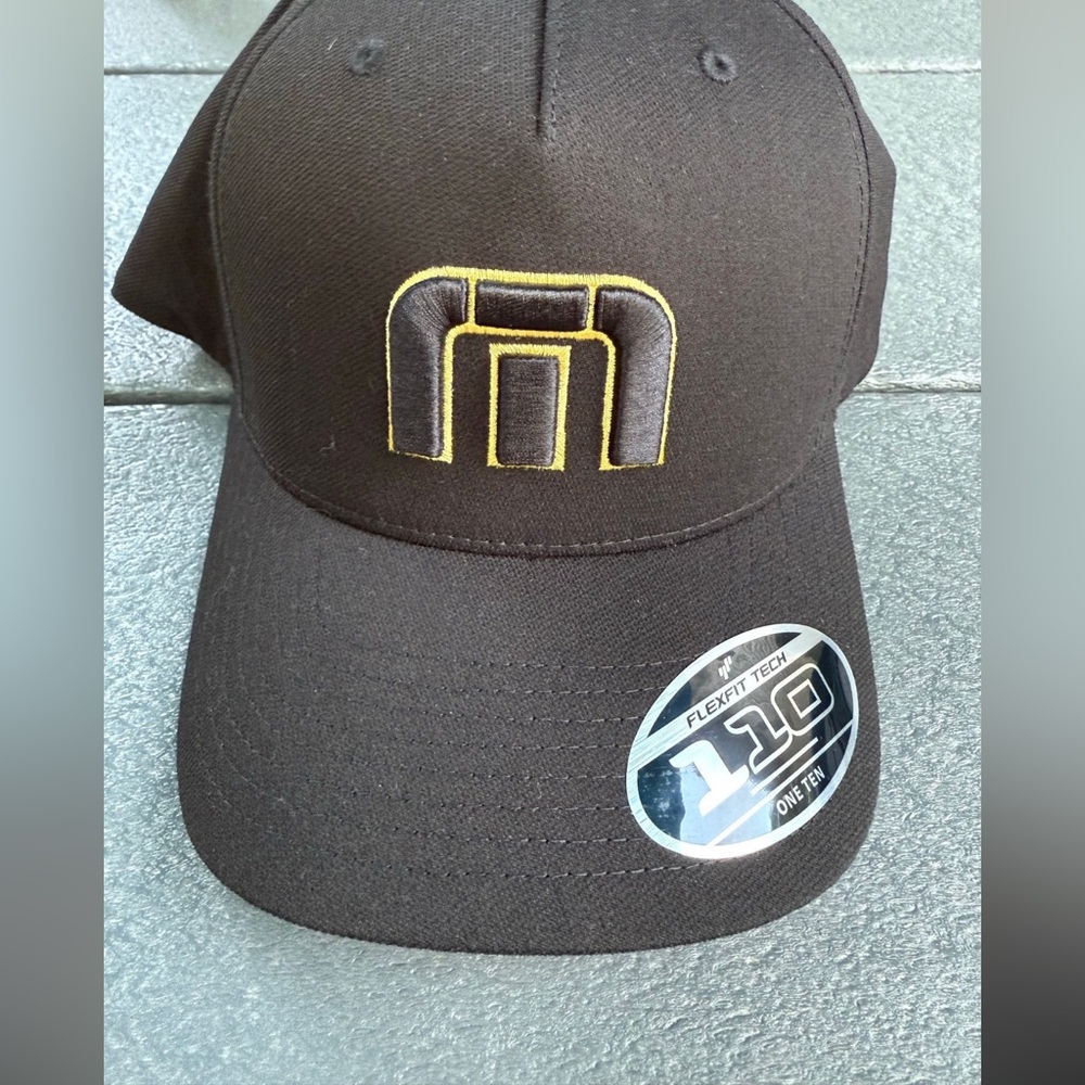 NWT Travis Mathew LF Golf Hat Pittsburgh Black Flex Fit hat MSRP $35